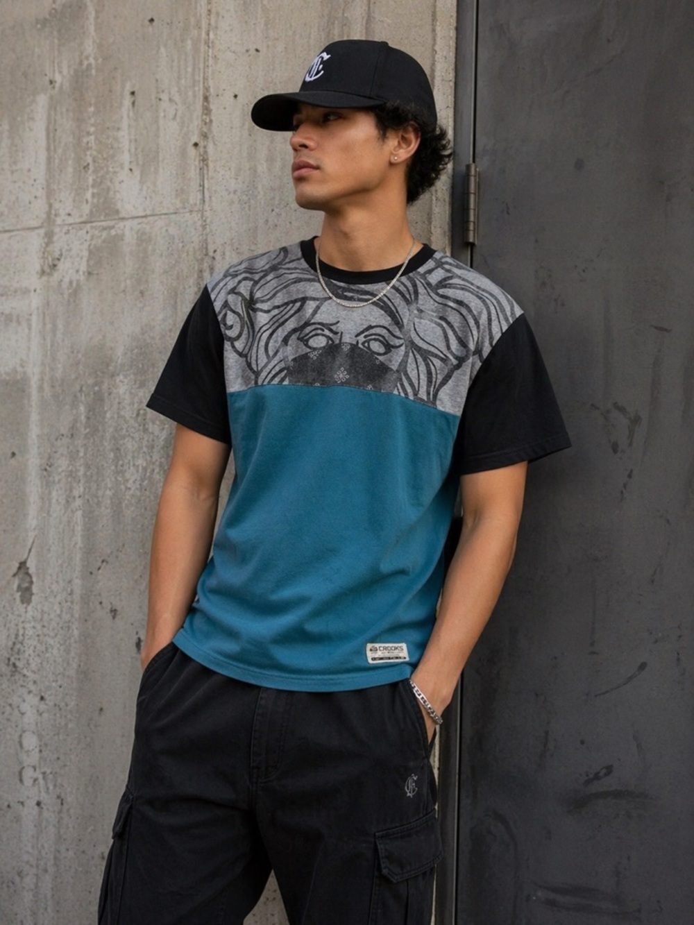 Crooks & Castles Medusa Graphic Tee Black Teal Men’s Medium Streetwear Shirt